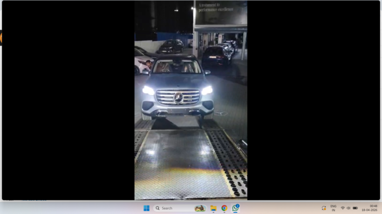 car loading closed container